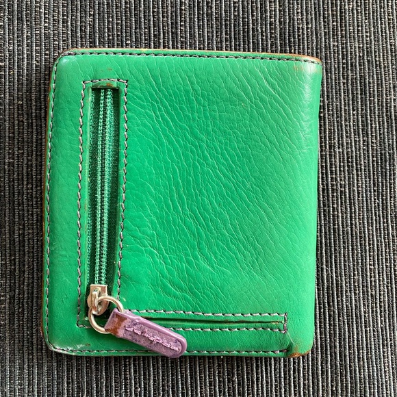 Danier wallet - Picture 2 of 5